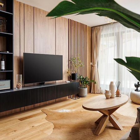 Pure Living Apartment W. Private Parking Brașov Exterior foto