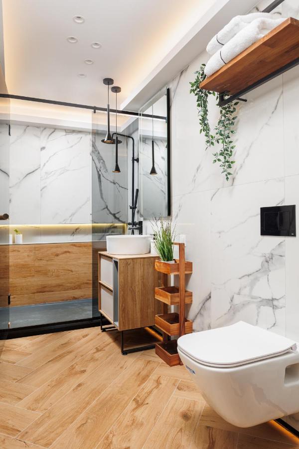 Pure Living Apartment W. Private Parking Brașov Exterior foto
