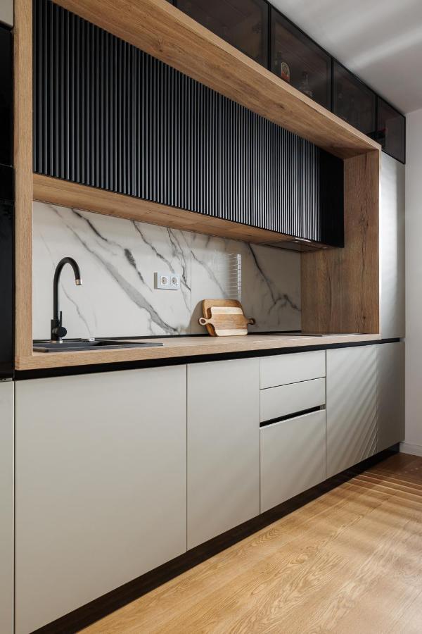 Pure Living Apartment W. Private Parking Brașov Exterior foto